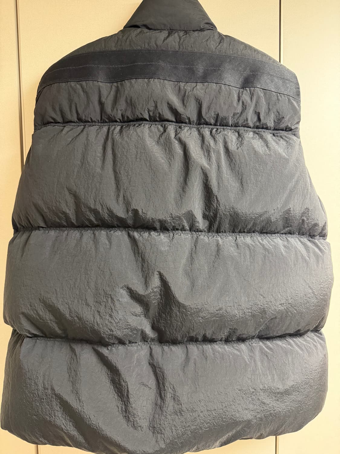 [XL] 스톤아일랜드 나일론 패딩조끼 24fw 상품이미지2