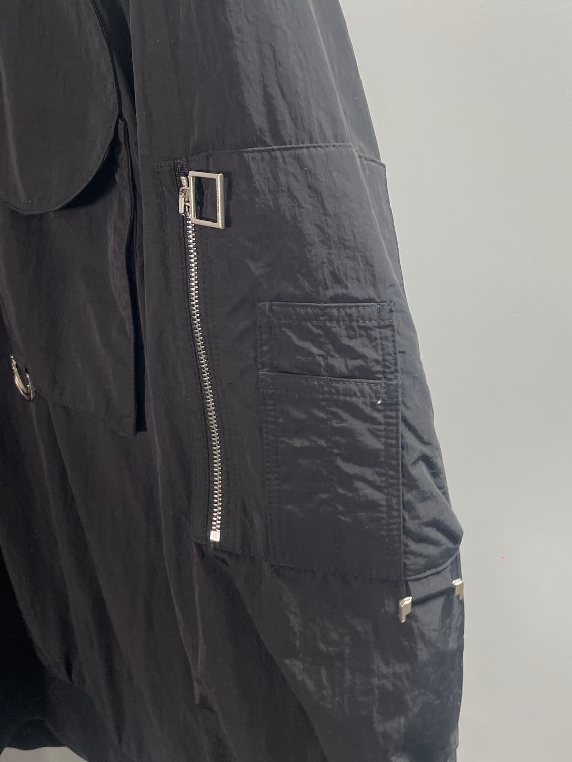 우영미 빅로고 나일론 바람막이 맨투맨 (on.715)    상품이미지7