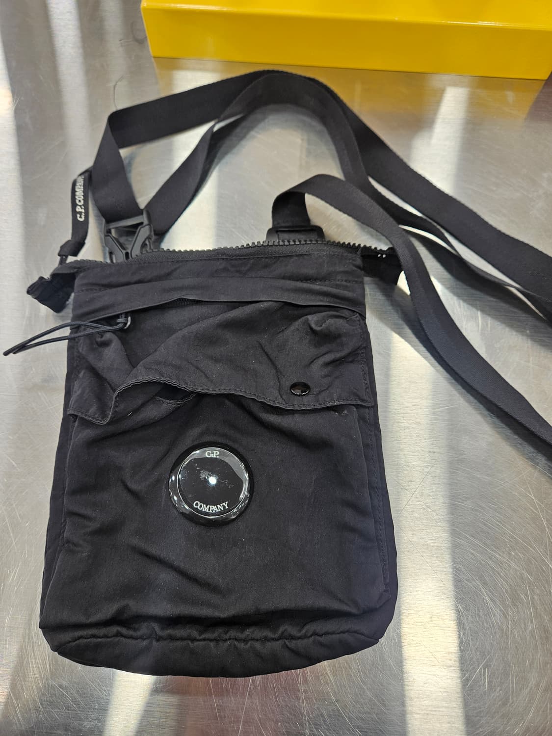 CP컴퍼니 미니 크로스백  상품이미지1
