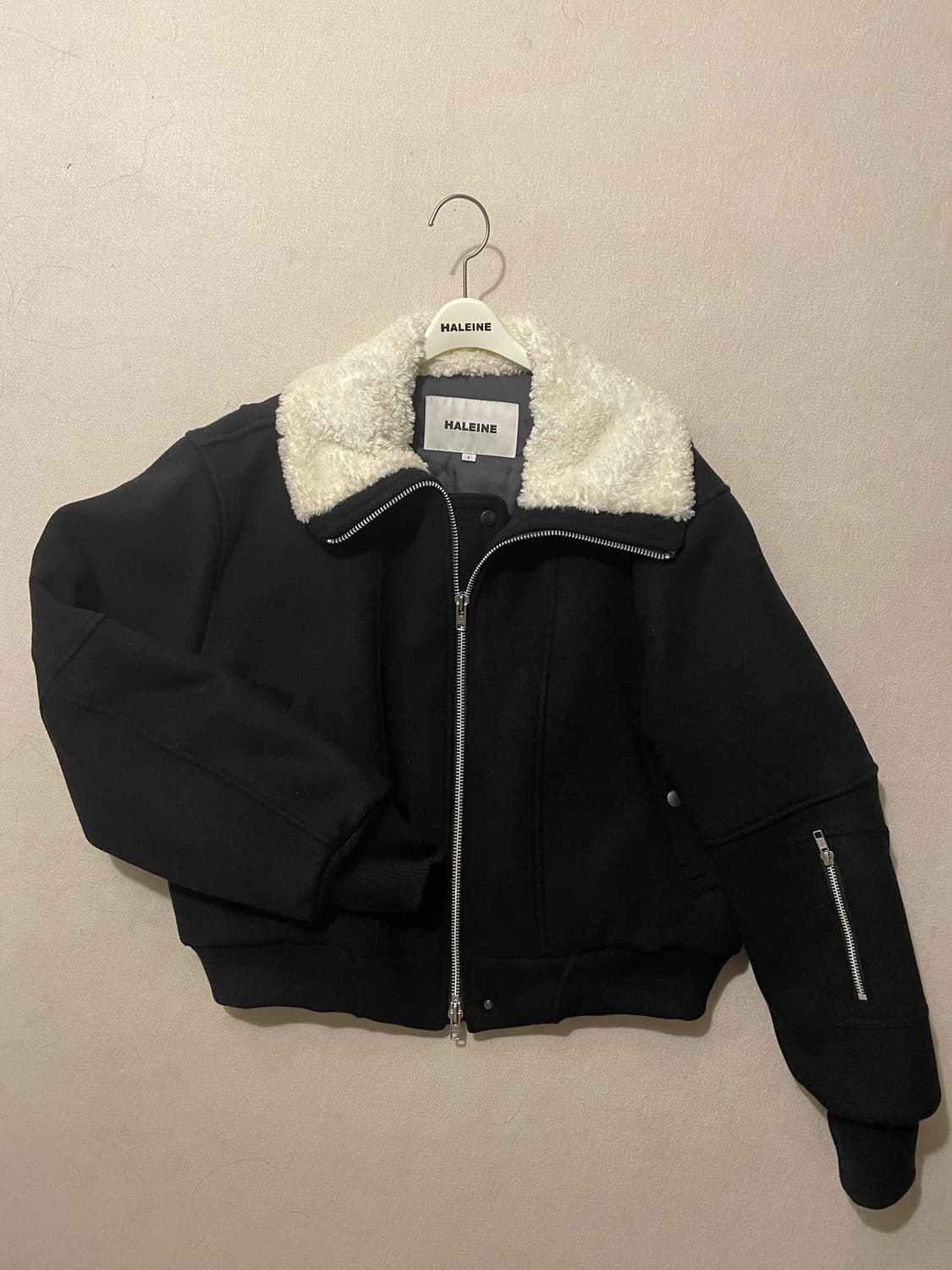 알렌느] 하이넥 크롭드 울 블루종 블랙 1사이즈 상품이미지1