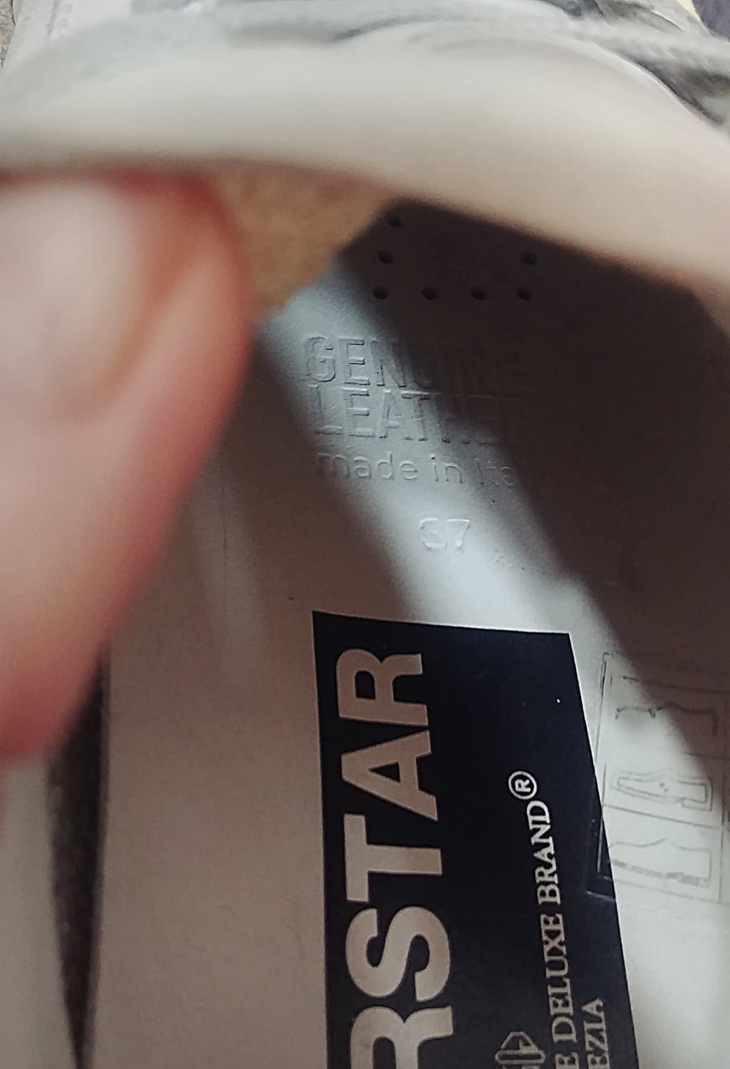 골든구스 슈퍼스타 화이트스케이트 펀칭스타 로우탑  37사이즈 상품이미지5