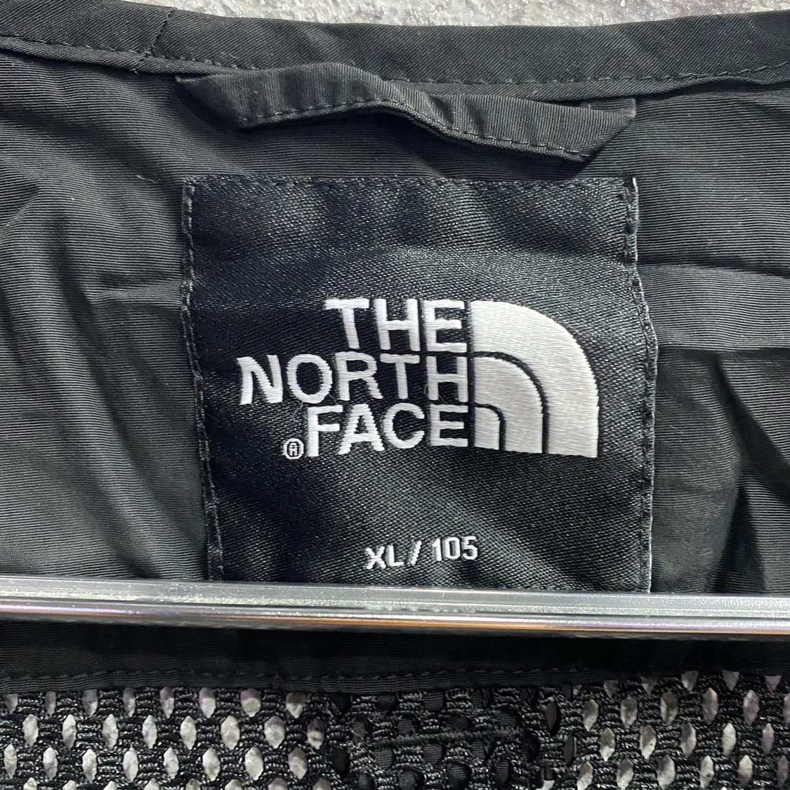 노스페이스 블랙 익스플로어링 메시 베스트 B4108 상품이미지4