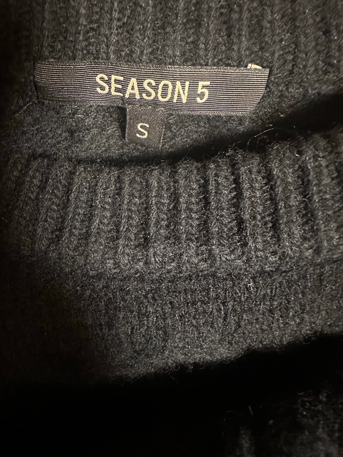 이지 시즌 5 니트 스웨터 상품이미지3