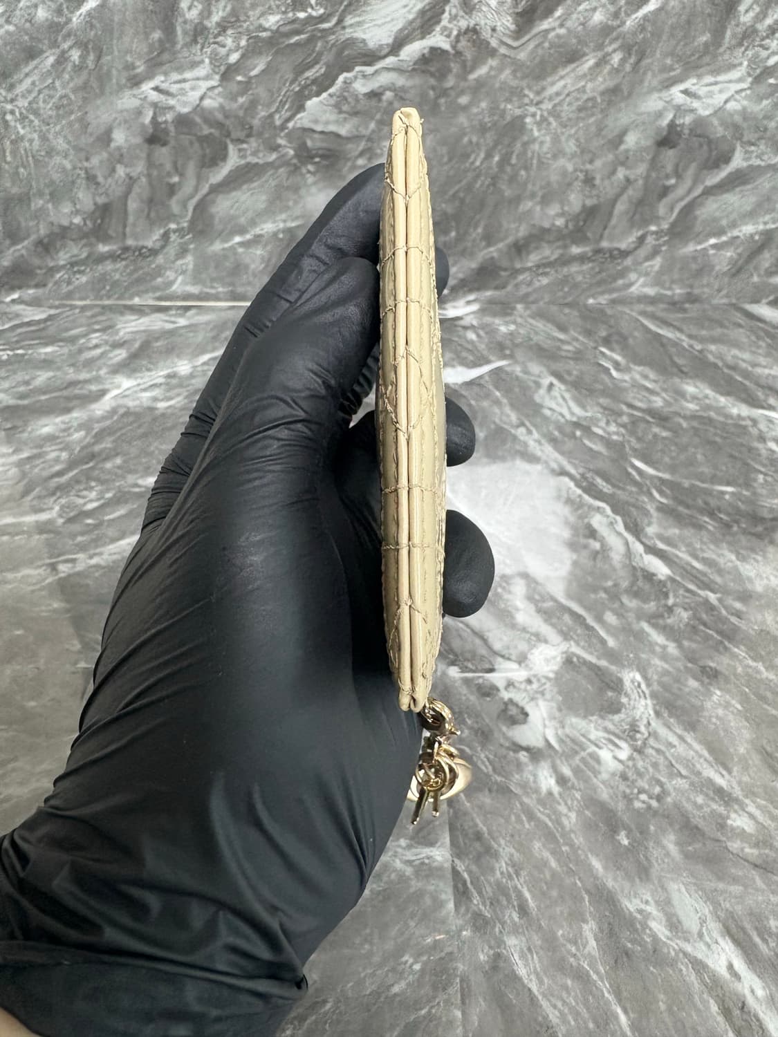 [새상품급] 디올 레이디 까나쥬 램스킨 카드지갑 상품이미지7