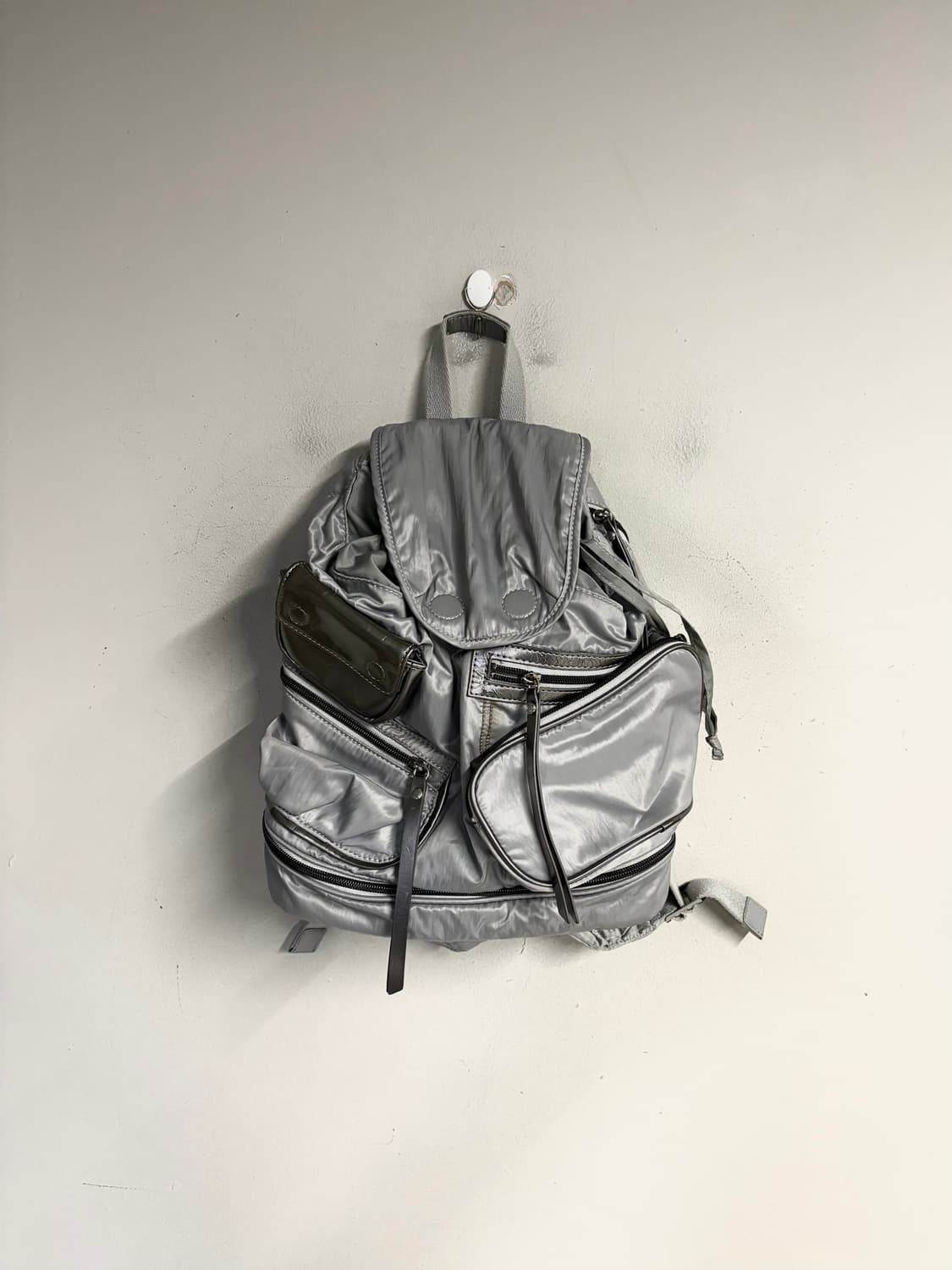 DIESEL pocket backpack gray  상품이미지2
