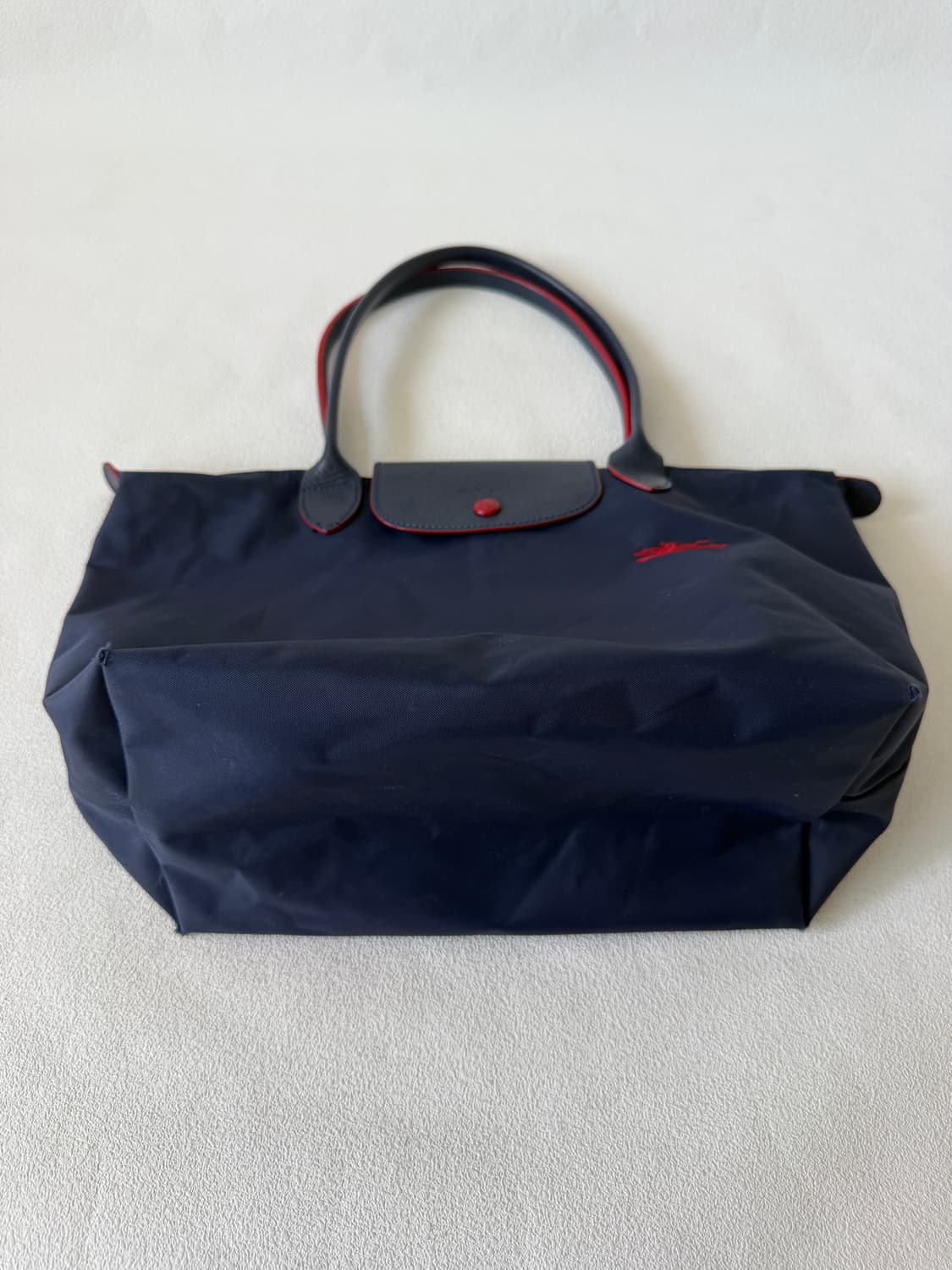 롱샴(Longchamp) 르 플리아쥬백(바닥 모서리 사용감) 상품이미지4