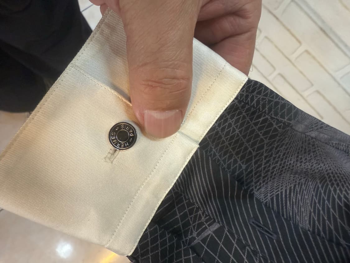 105 정품 에르메스 실크셔츠 팝니다 상품이미지4