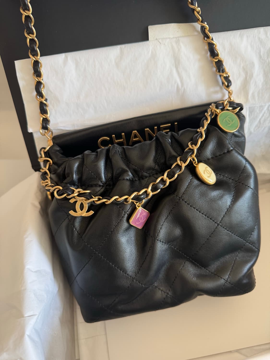 샤넬 22 미니백  상품이미지4