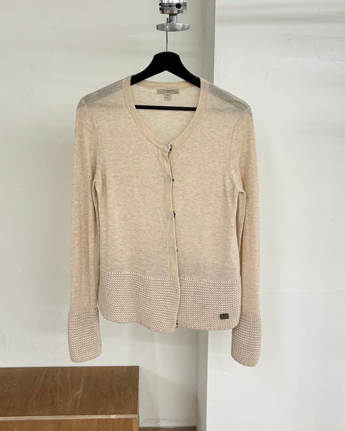 버버리 베이지 니트 가디건  상품이미지1