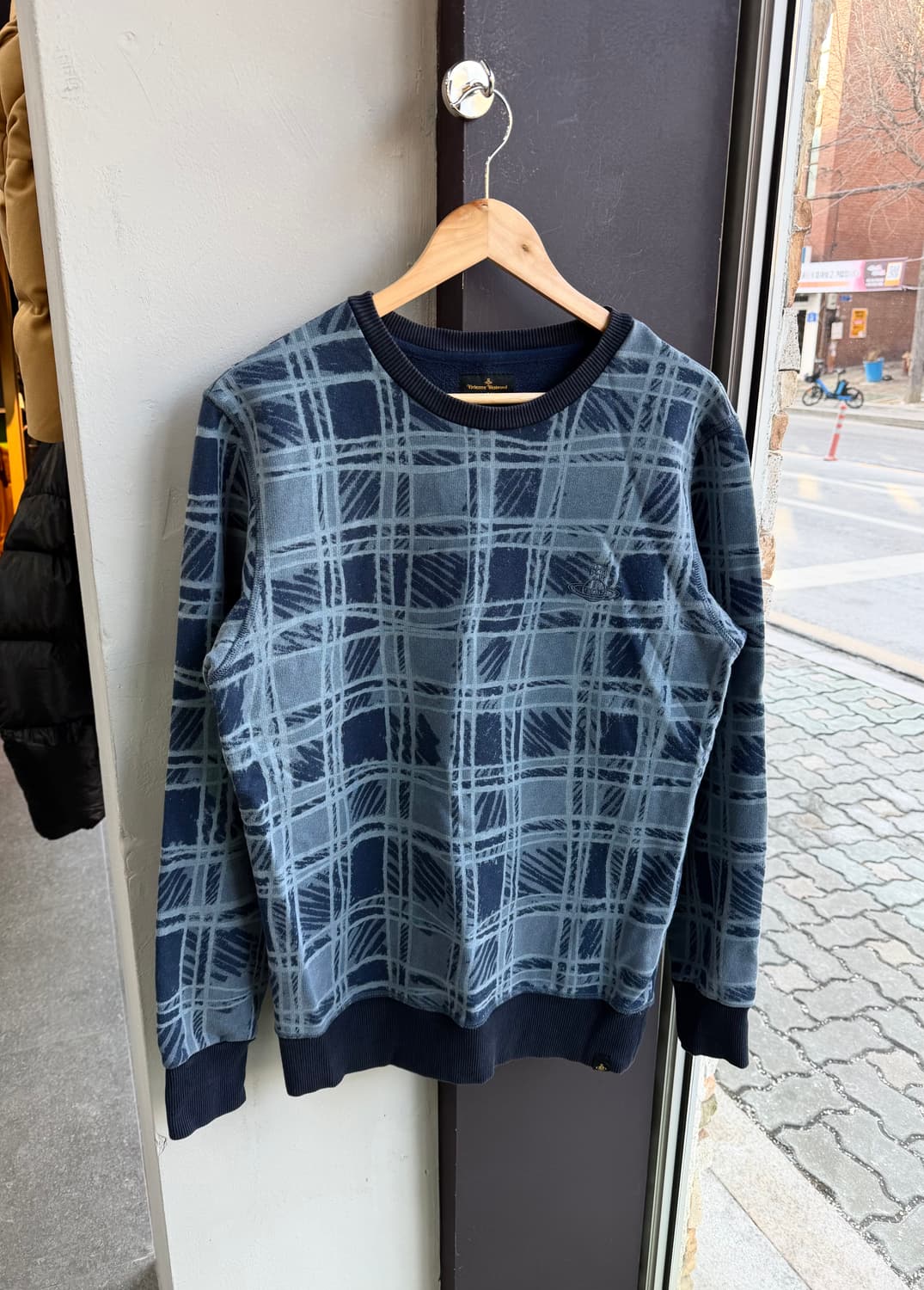 M/ 비비안웨스트우드 ORB 체크 로고 기모 맨투맨 상품이미지2