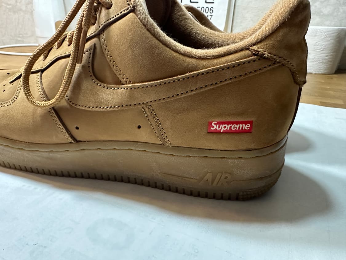 나이키 에어포스1 Supreme 285 사이즈 판매합니다 상품이미지3