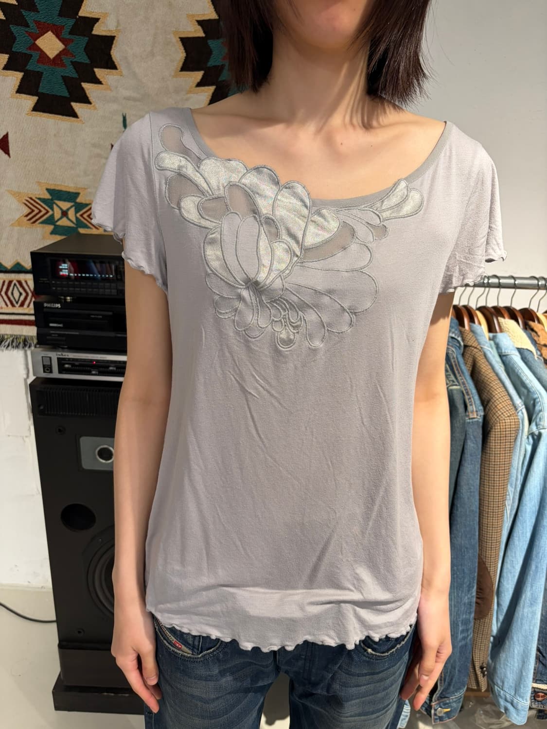 Banana Republic 플라워 입체 자수 반팔 티셔츠 상품이미지2