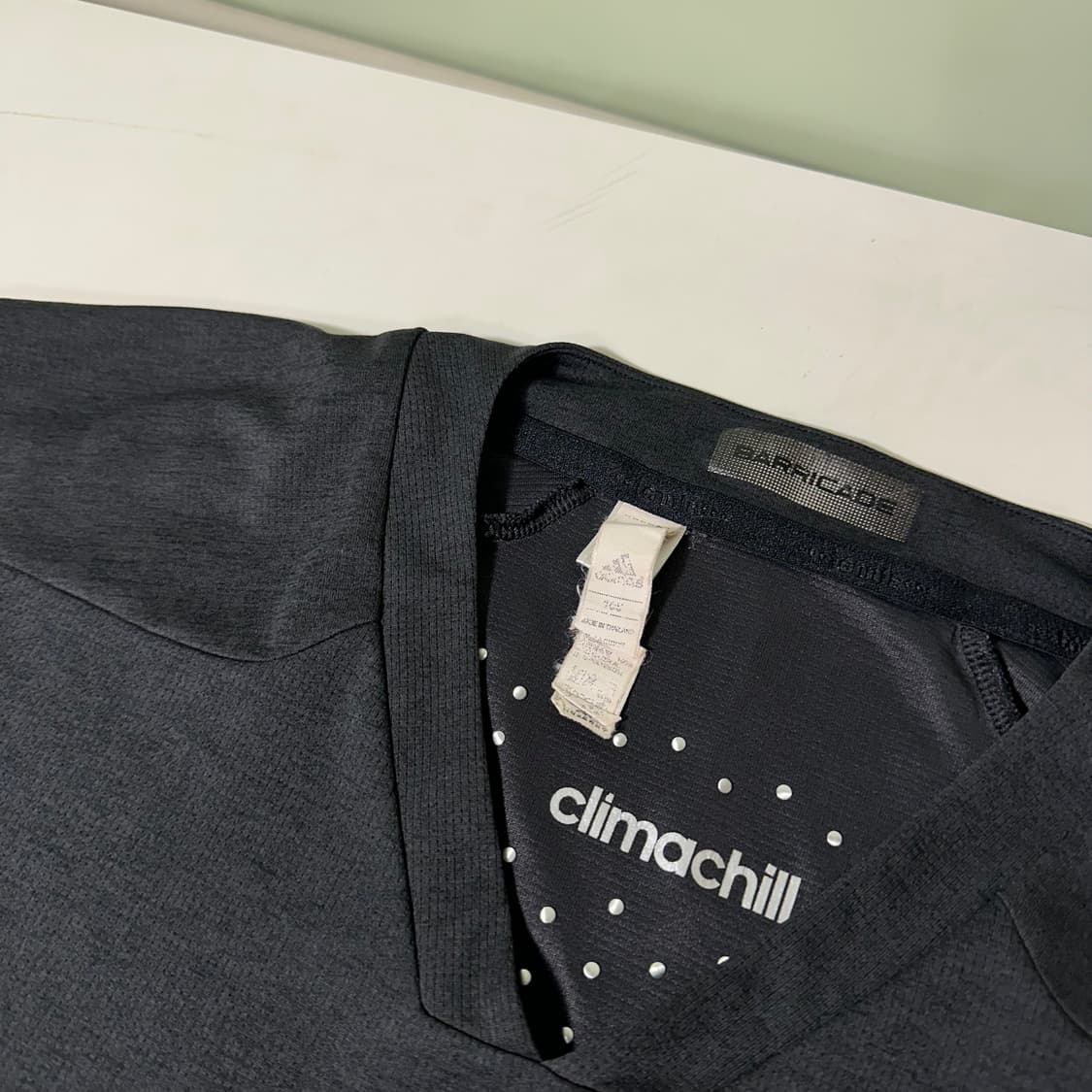 M 아디다스테니스 챠콜 기능성폴리 바리케이드 테니스반팔 상품이미지3