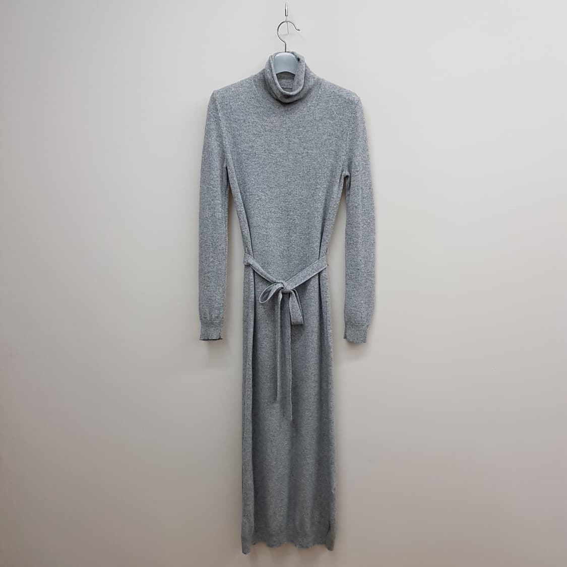 띠어리 Theory 벨티드 터틀넥 100 캐시미어  니트 원피스 P사이즈 상품이미지2