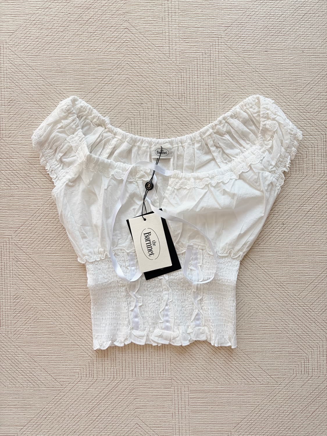 더바넷 Petunia Smocked Blouse_White 상품이미지4
