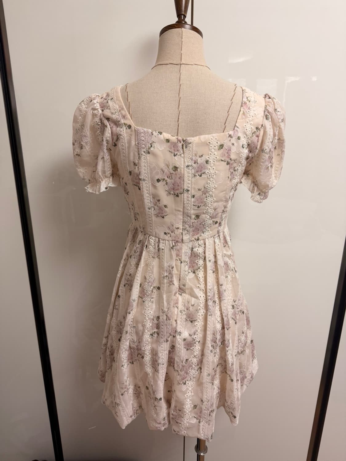 M사이즈) 신스덴 로즈 펀칭 미니원피스 슈화원피스 여름플로럴원피스 상품이미지9