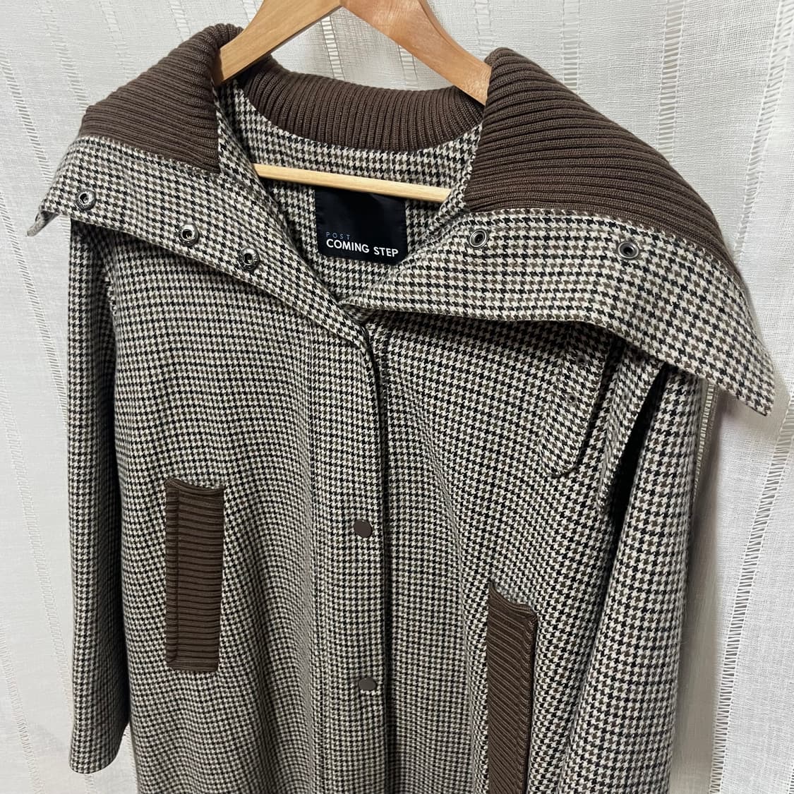 [새제품] COMING STEP 하운즈투즈 체크 하이넥 울혼방 코트 상품이미지1