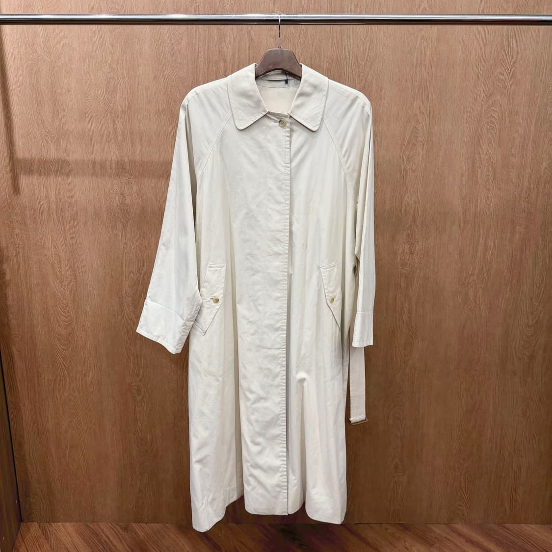 버버리 트렌치 코트 싱글 래글런 롱 벨트 포켓 디테일 아이보리 상품이미지2