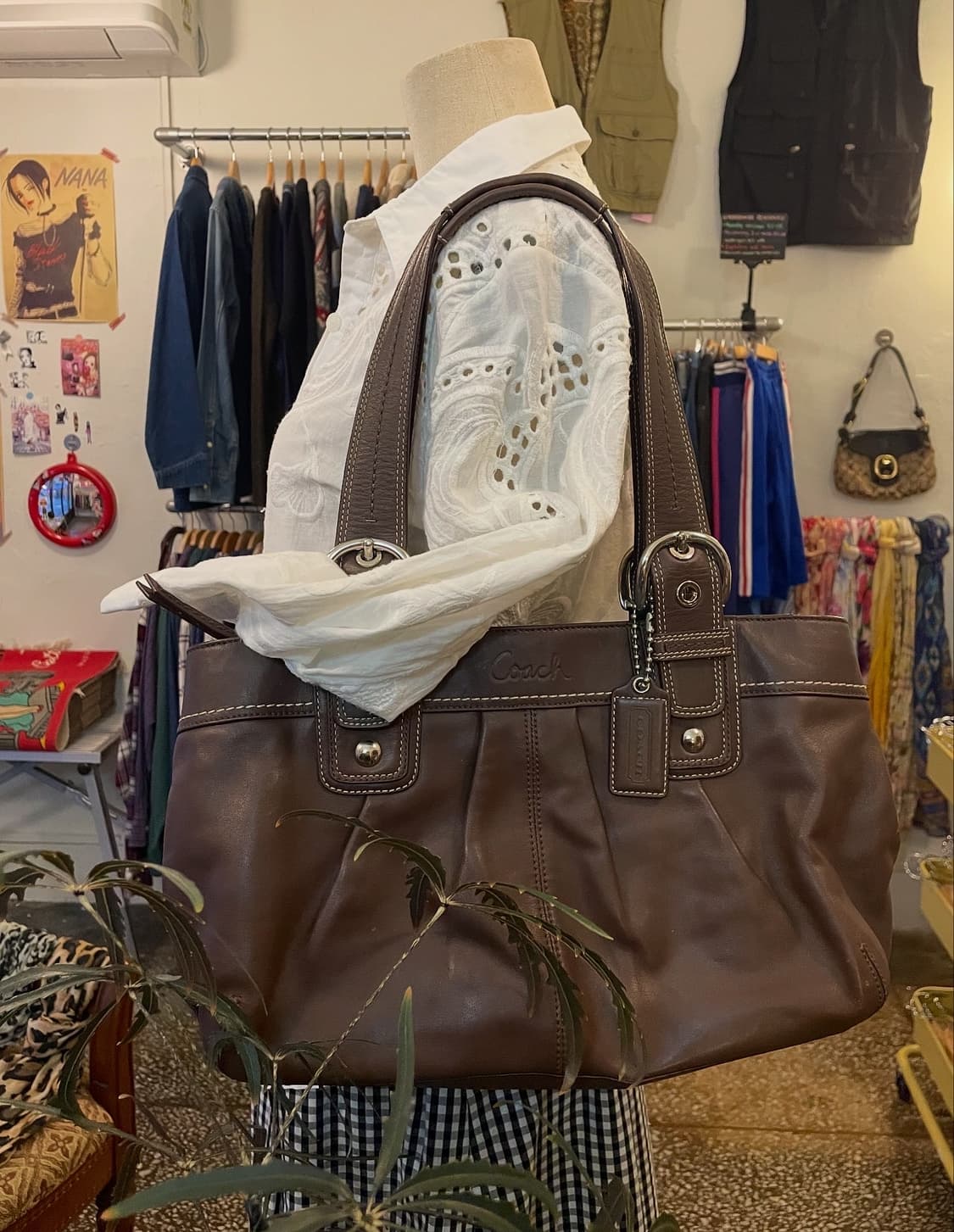 코치 브라운 숄더백  상품이미지3