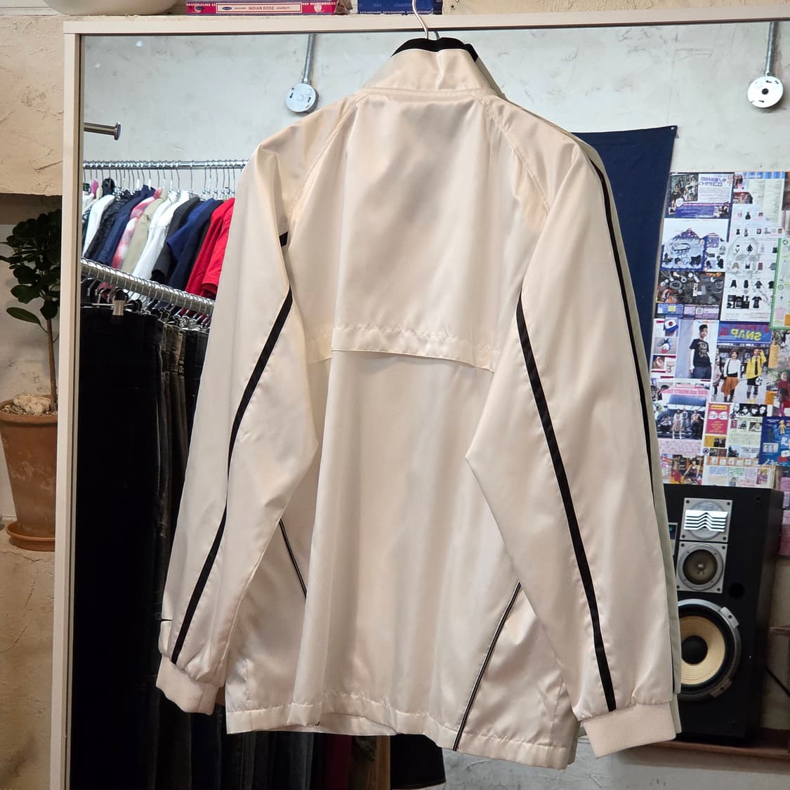 JPN NIKE 화이트 블랙 라인 바람막이 상품이미지5