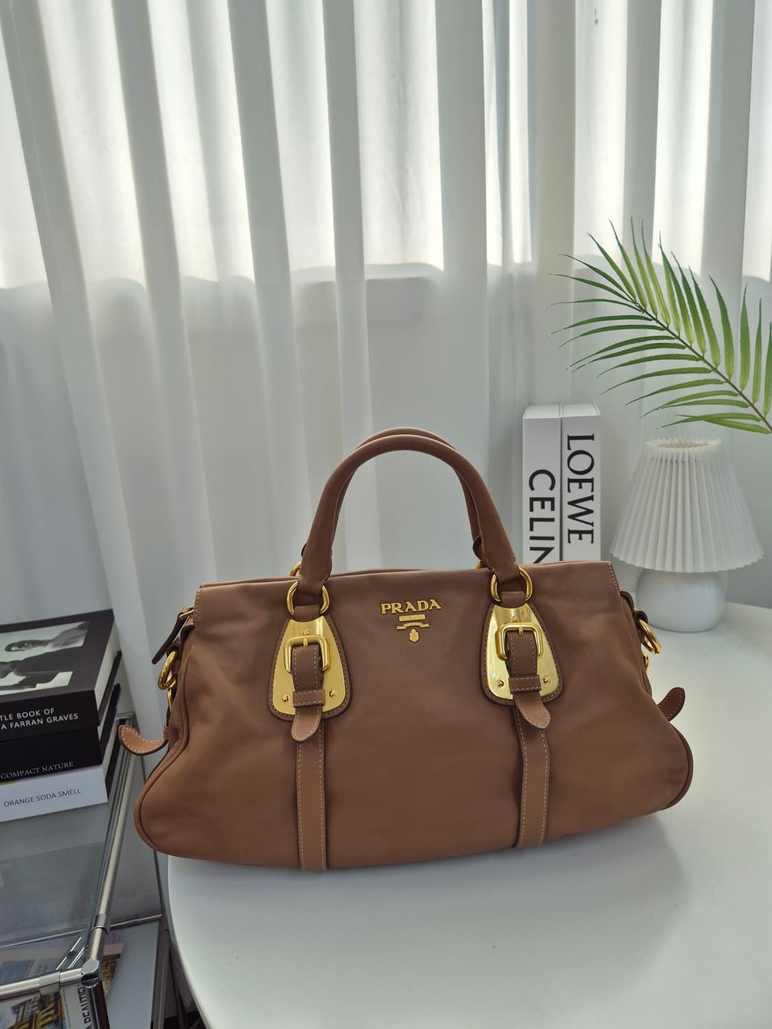 프라다 레더 토트백 상품이미지2