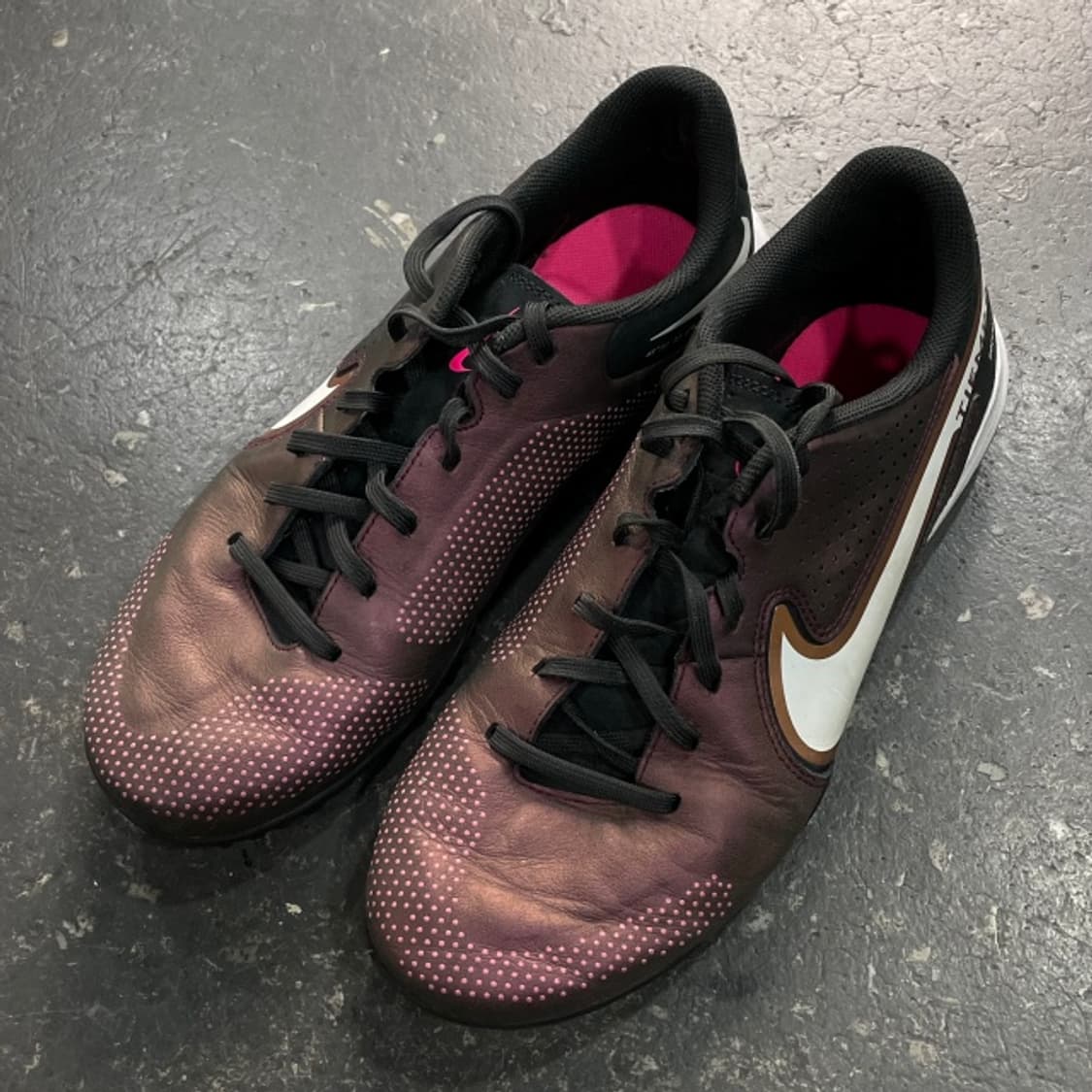 260 나이키 리액트 티엠포 레전드 9 프로 풋살화 상품이미지3