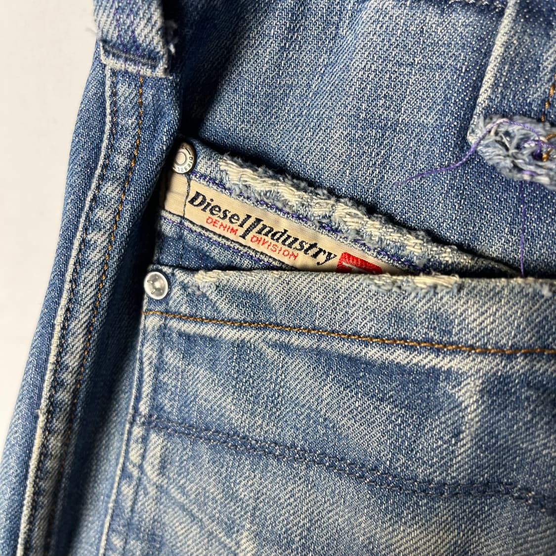 [Diesel] 디젤 3D 포켓 워싱 데님팬츠 상품이미지5