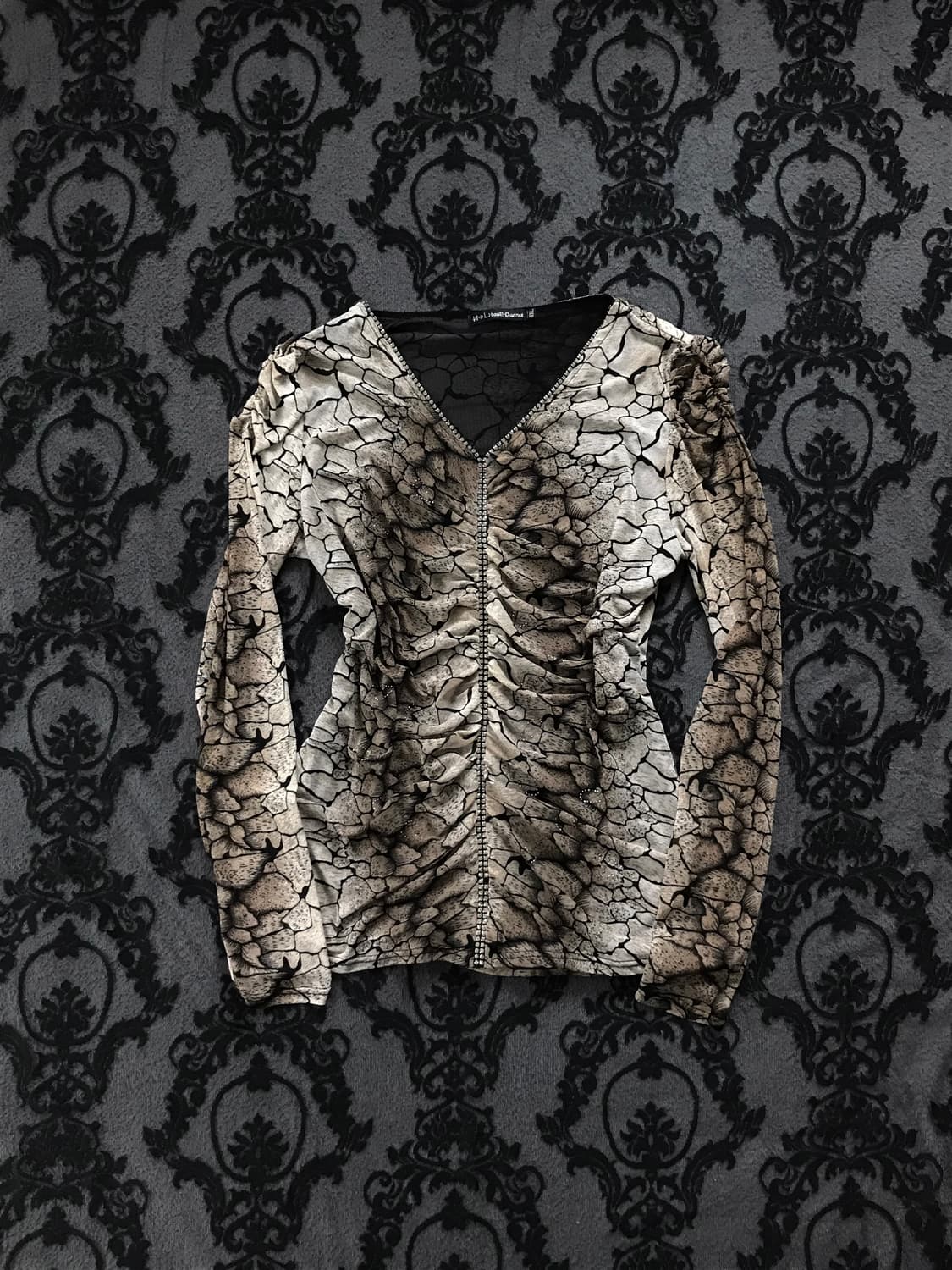 갸루 y2k 오리엔탈 크랙패턴 셔링 롱슬리브 상품이미지1