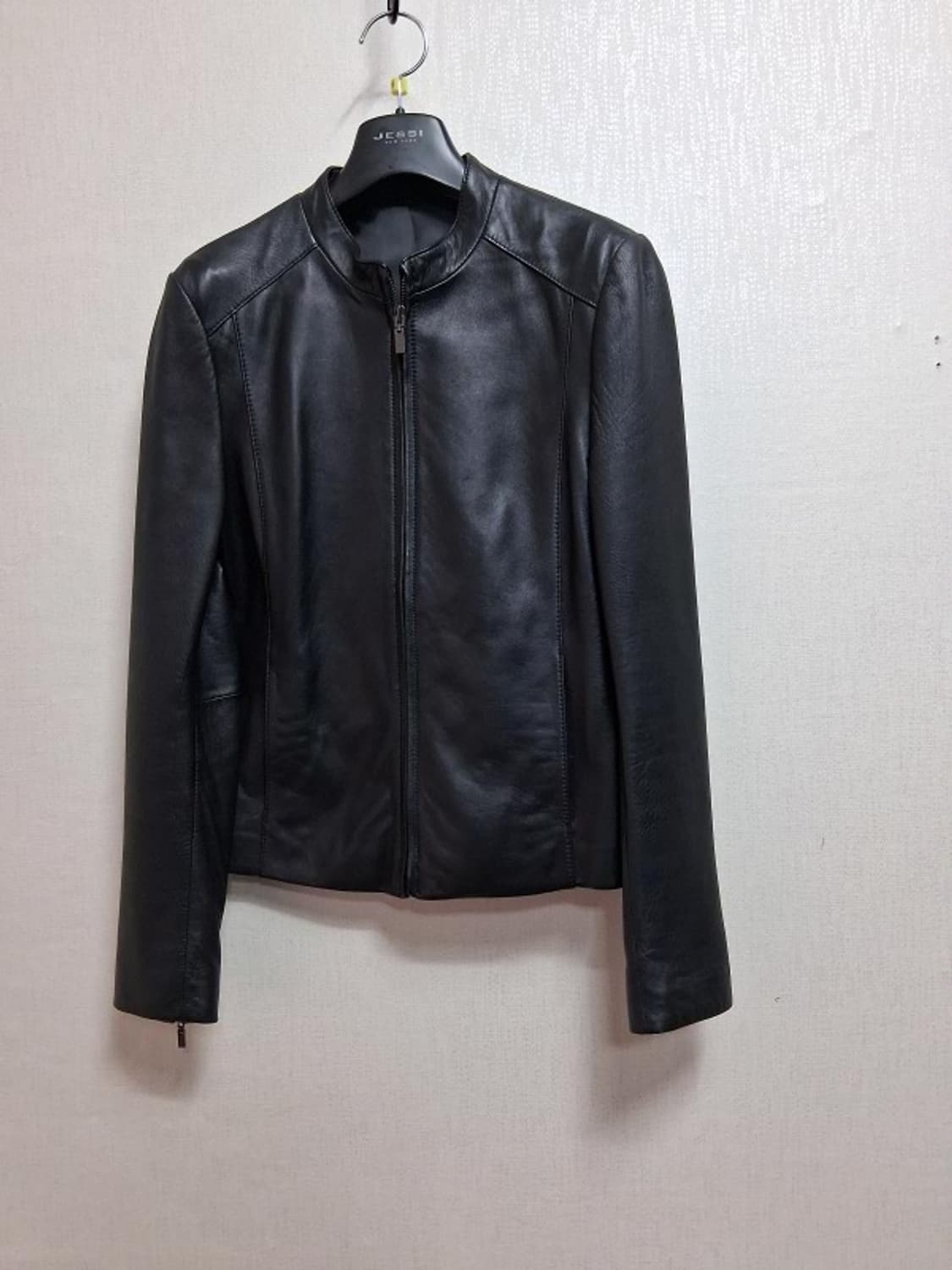 이탈리아 양가죽 여성  양가죽검정집업쟈켓 XS적당 44반 허리 25 26 상품이미지1