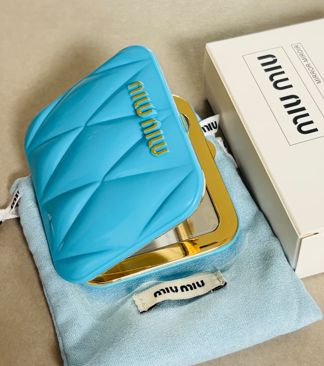 미우미우 양면 손거울 상품이미지3
