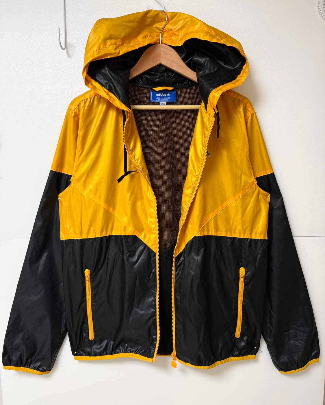 아디다스 오리지널 바람막이 105 / 옐로우 블랙 후드 윈드브레이커 /  상품이미지3