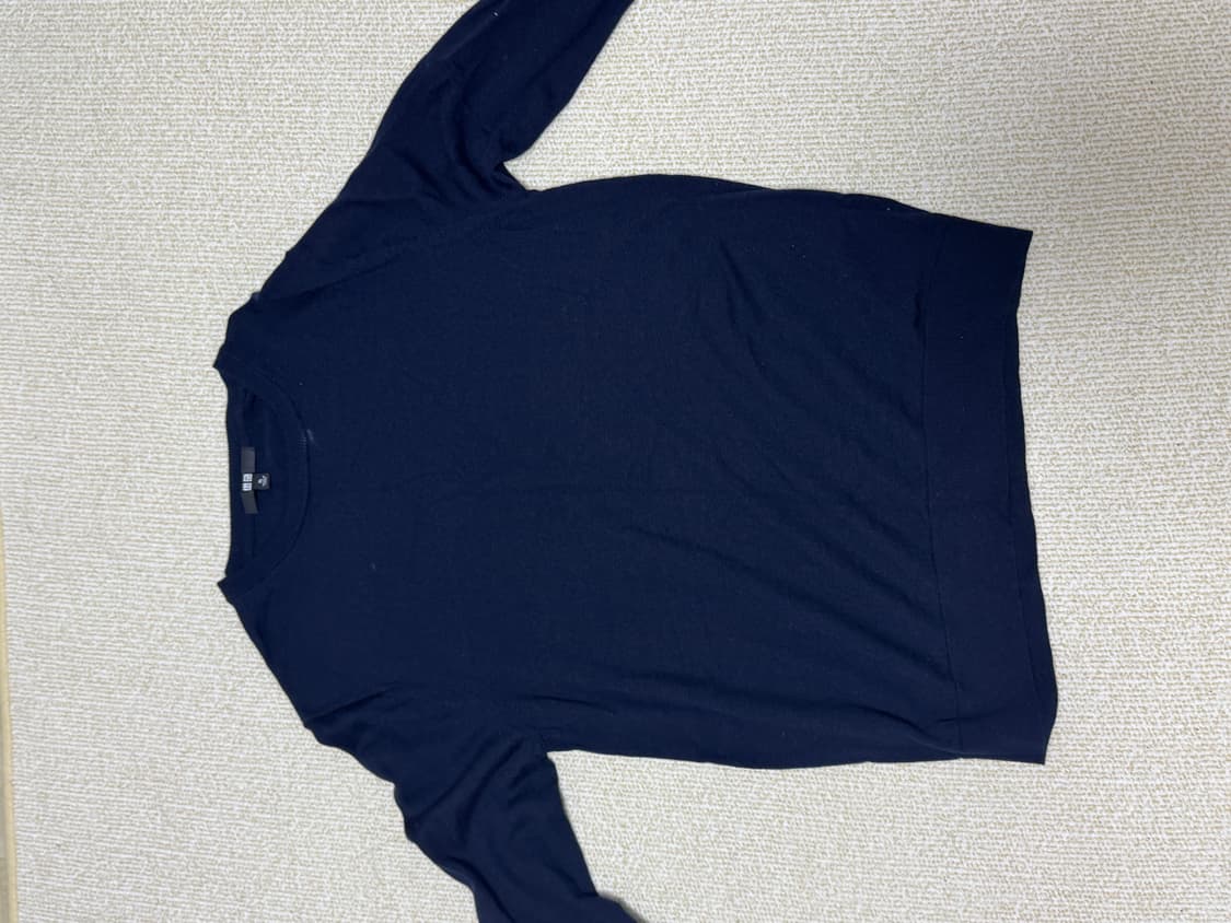 유니클로 네이비 기본 크루넥 니트 상품이미지1