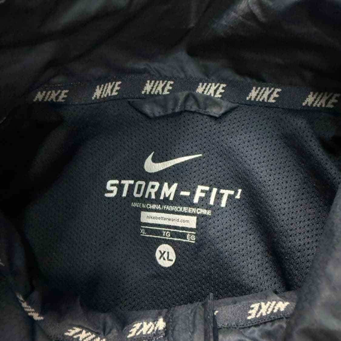 105 나이키 스톰핏 바람막이  상품이미지4