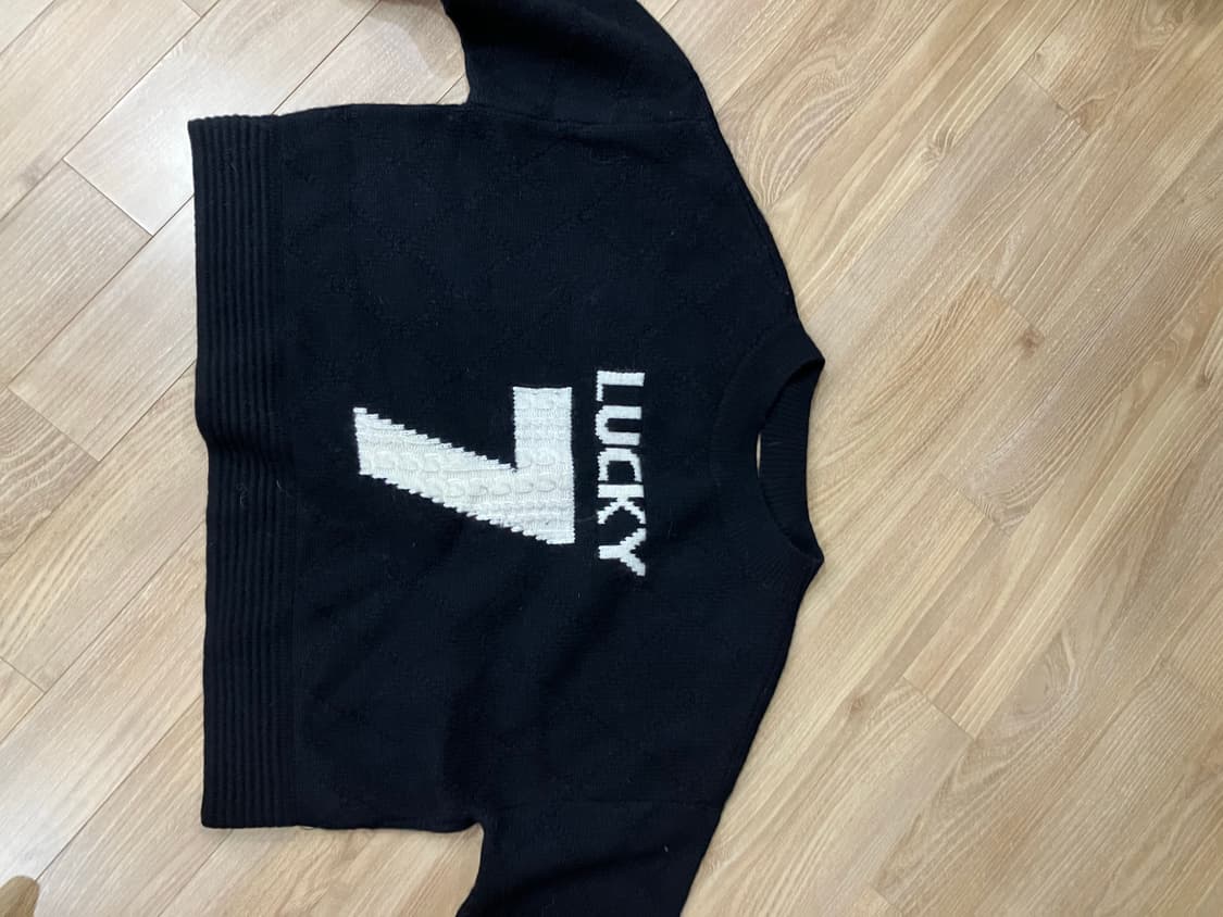 럭키슈에뜨 니트 상품이미지1