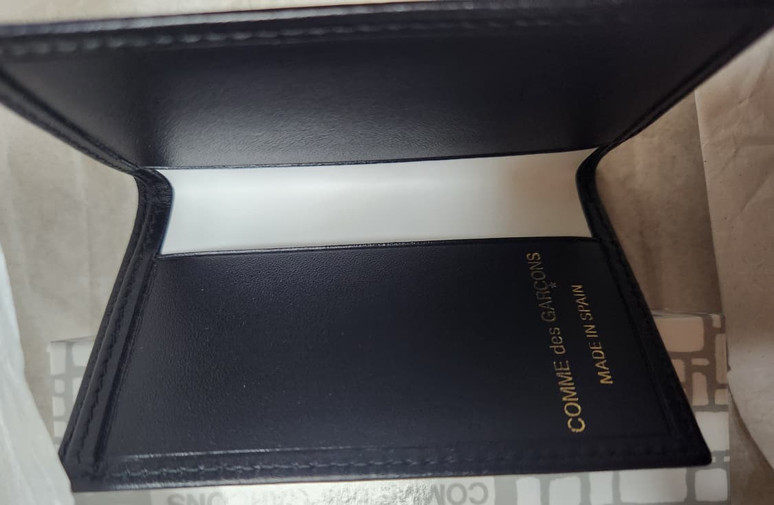 꼼데가르송 지갑 새상품 판매 상품이미지2