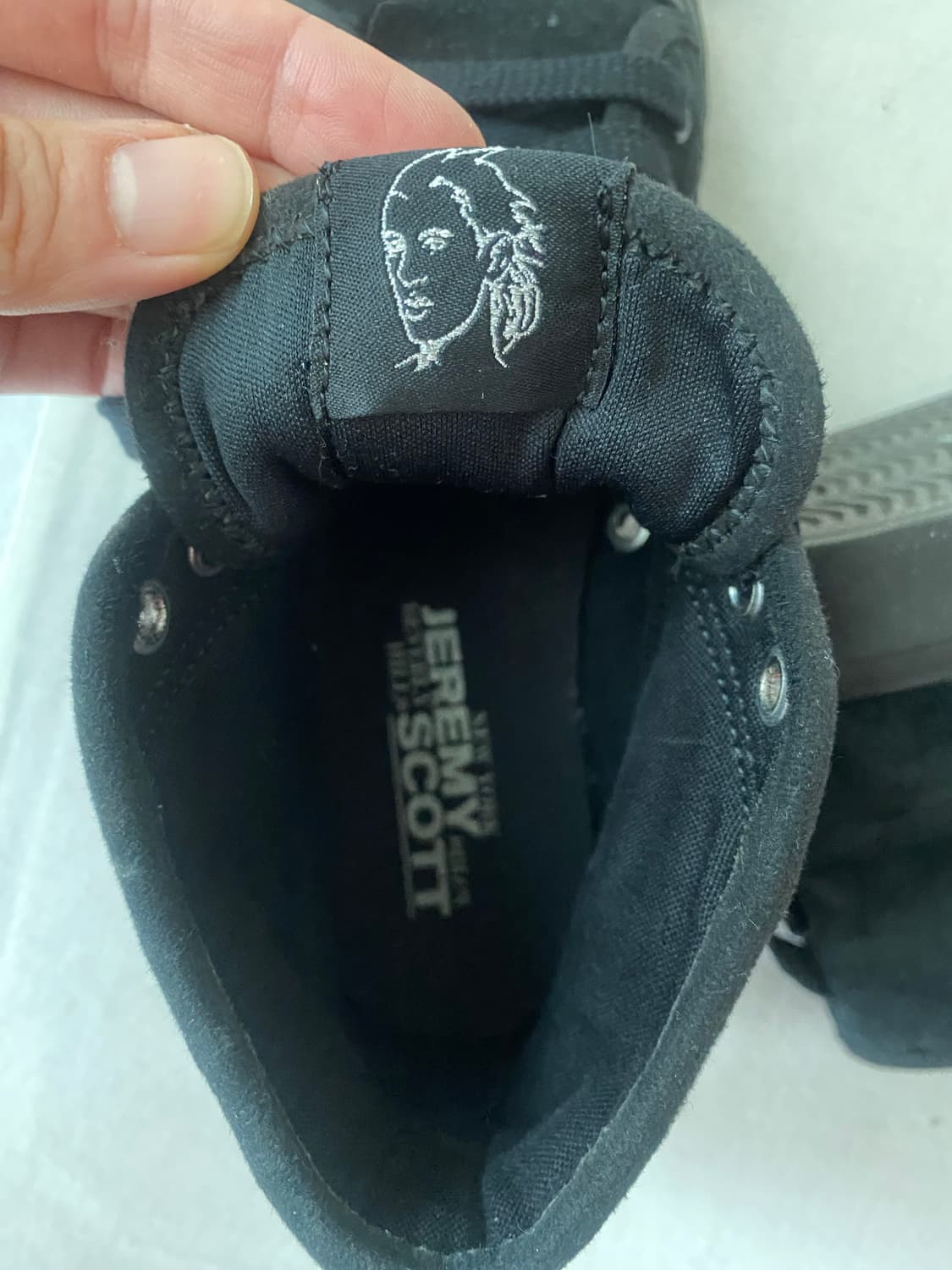 adidas x jeremy scott 블랙스웨이드하이탑(245) 상품이미지9