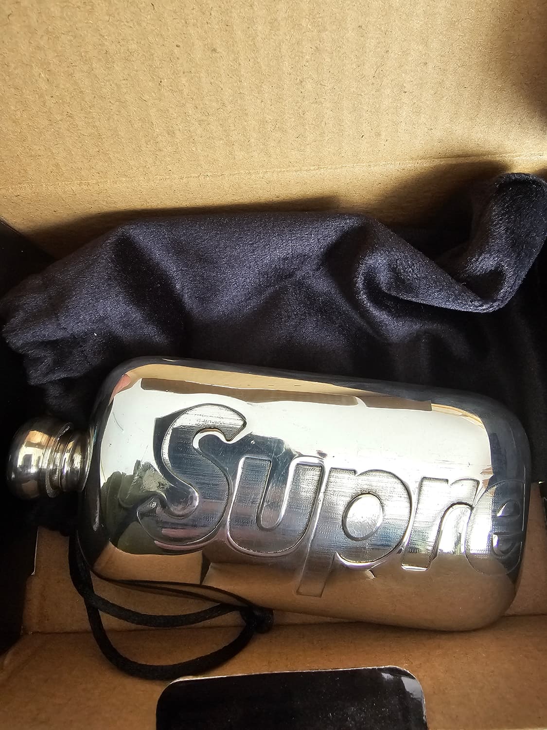 슈프림 위스키 힙플라스크 상품이미지1