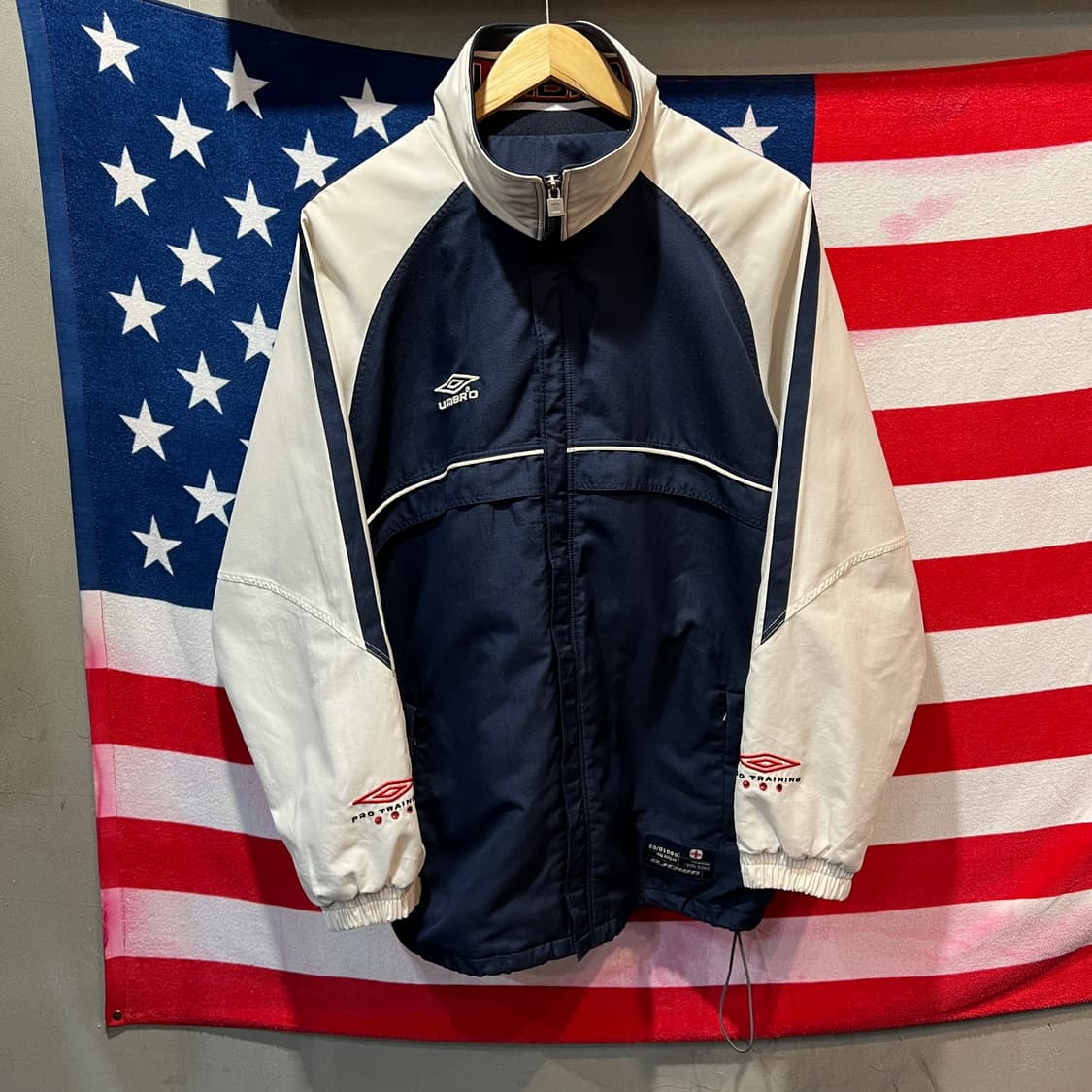 엄브로 90‘s 올드스쿨 배색 바람막이 네이비 상품이미지1