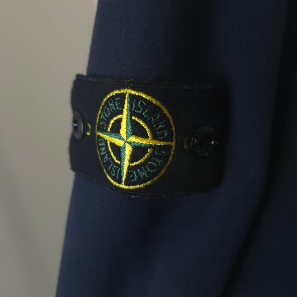 [중고/정품] 스톤아일랜드 맨투맨 네이비 상품이미지3