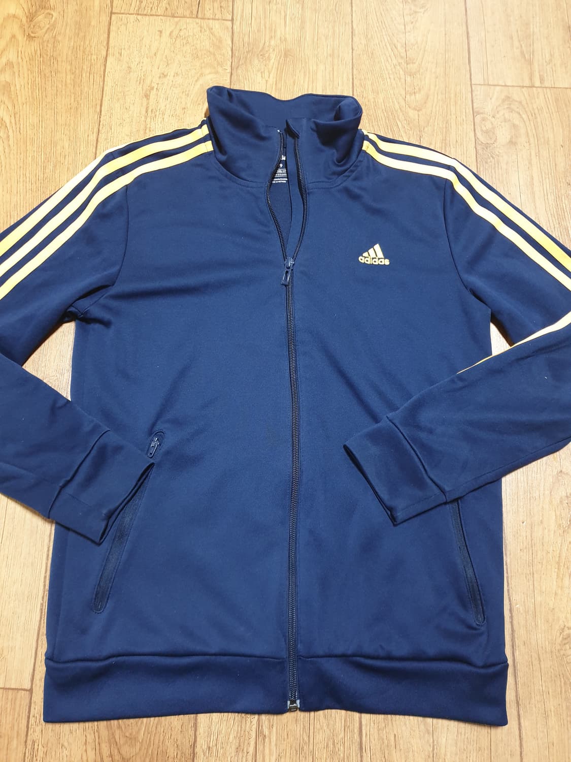 1077 아디다스 운동복 집업 90 사이즈입니다 상품이미지2