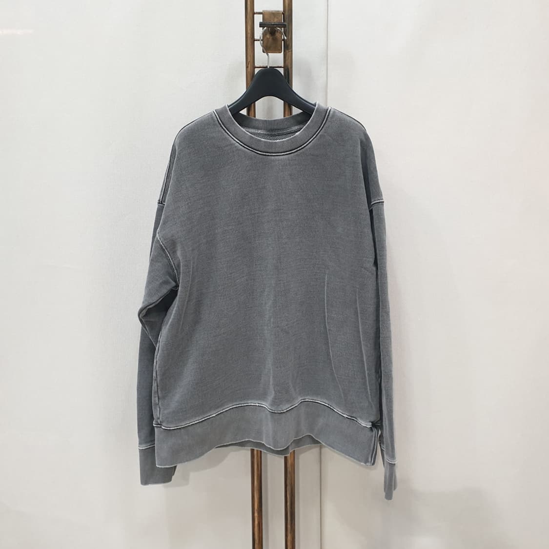 어텐션로우 A 10 ROW 피그먼트 맨투맨 1 상품이미지1