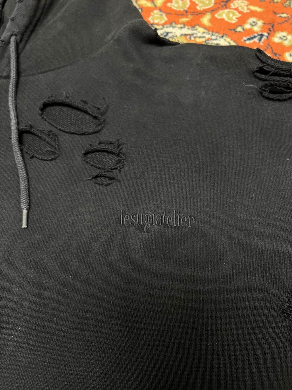 [2] lesugiatelier 펀칭 디스 후드티 블랙 상품이미지4