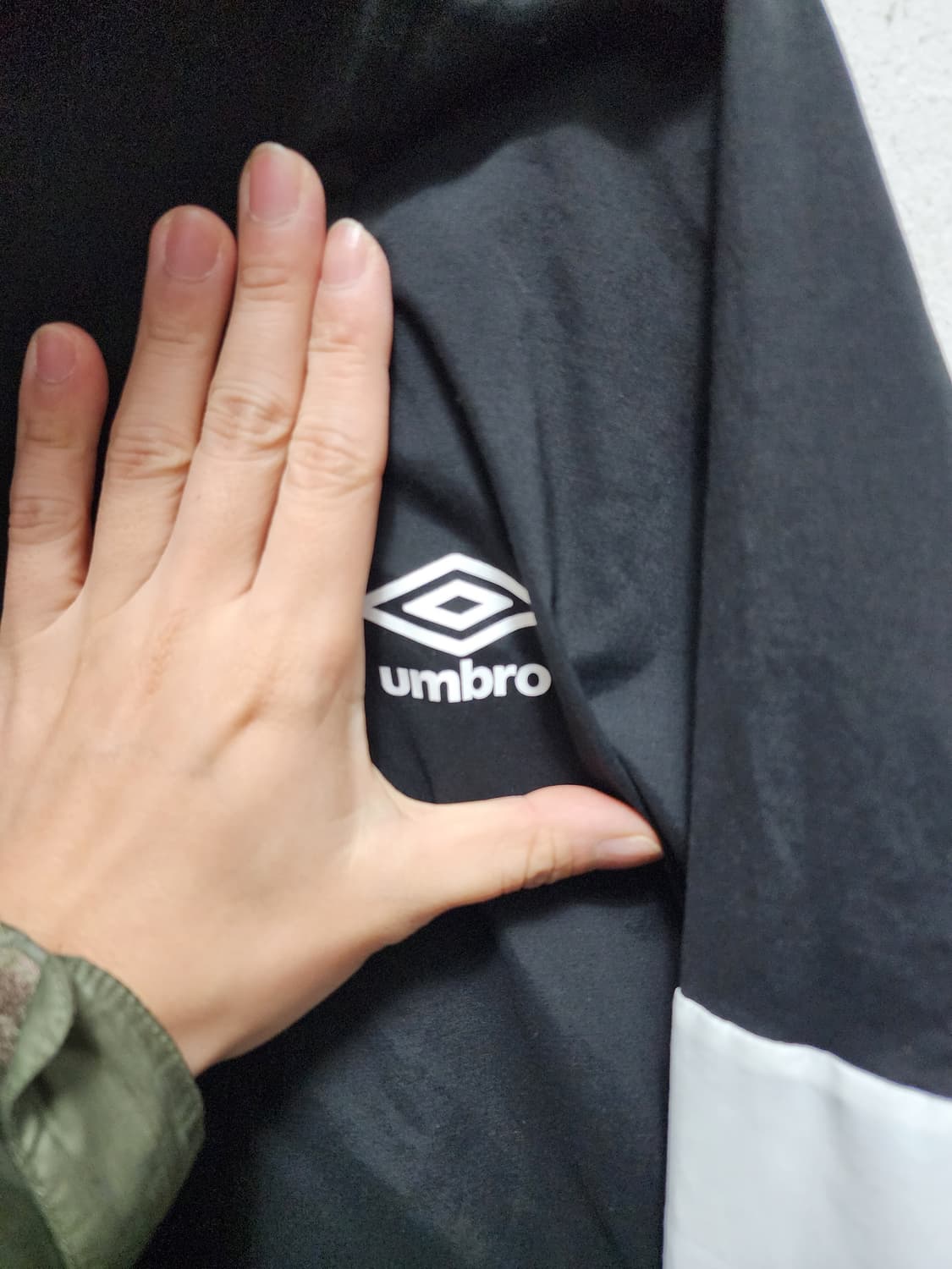 엄브로 오레오배색 바람막이 아노락 상품이미지3