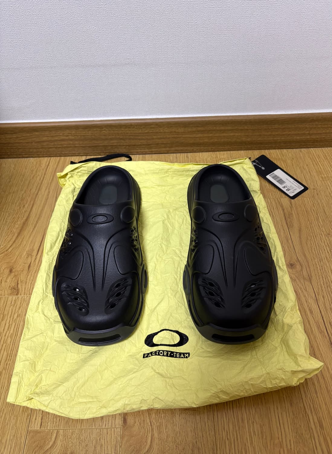 오클리 팩토리 팀 파구로 샌들 슬리퍼 뮬(275) 상품이미지1