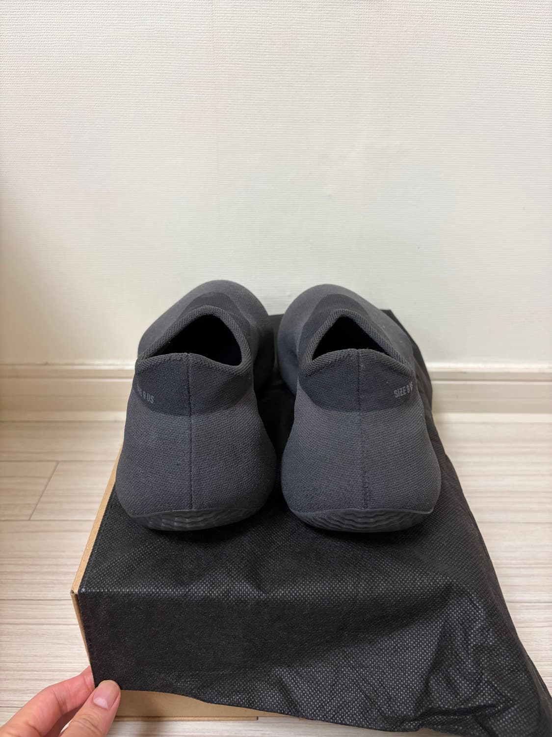 [270] 아디다스 이지 니트 러너 페이드 오닉스 상품이미지4