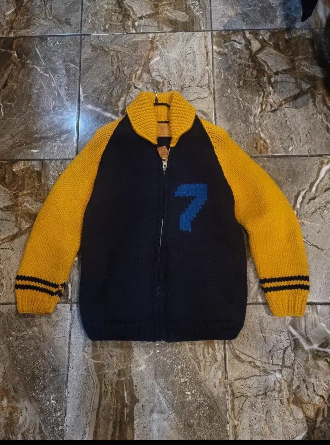 스투시 X 캐나디안 스웨터 컴퍼니 샤넬로고 코위찬 상품이미지3