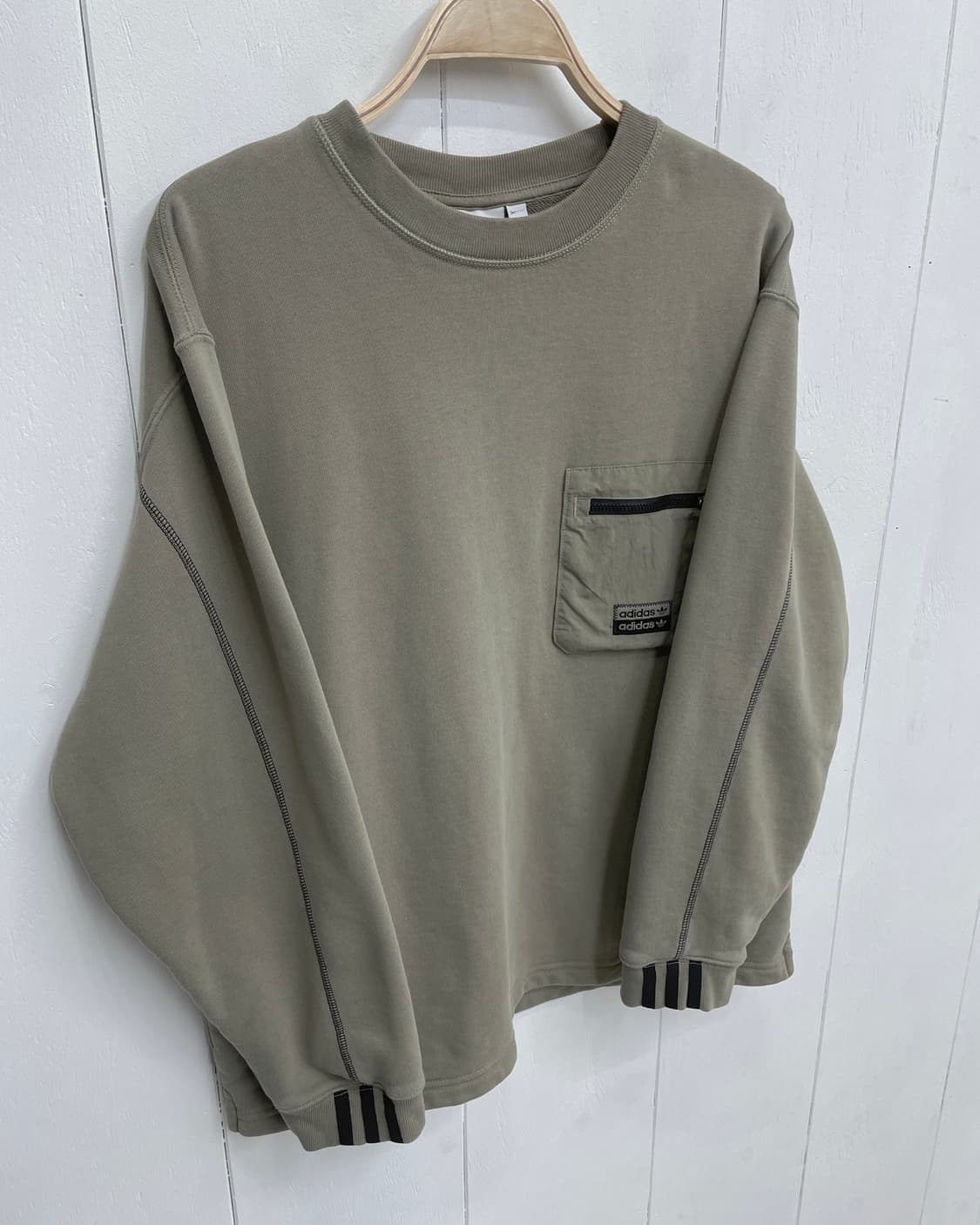 아디다스 유틸리티 지퍼 포켓 맨투맨  상품이미지4