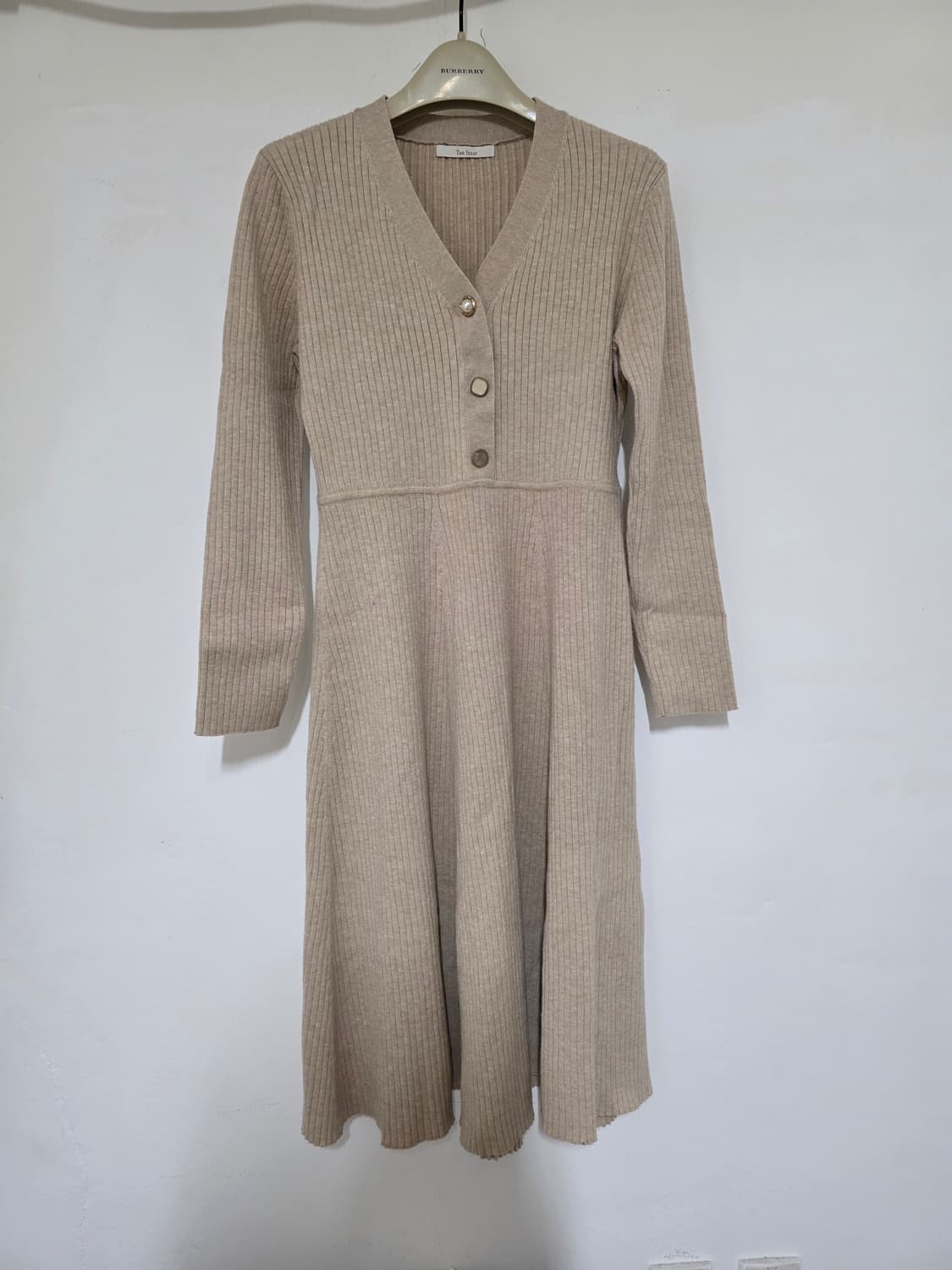 더아이잗  레이온  베이지  니트   원피스 55~66 상태굿 상품이미지1