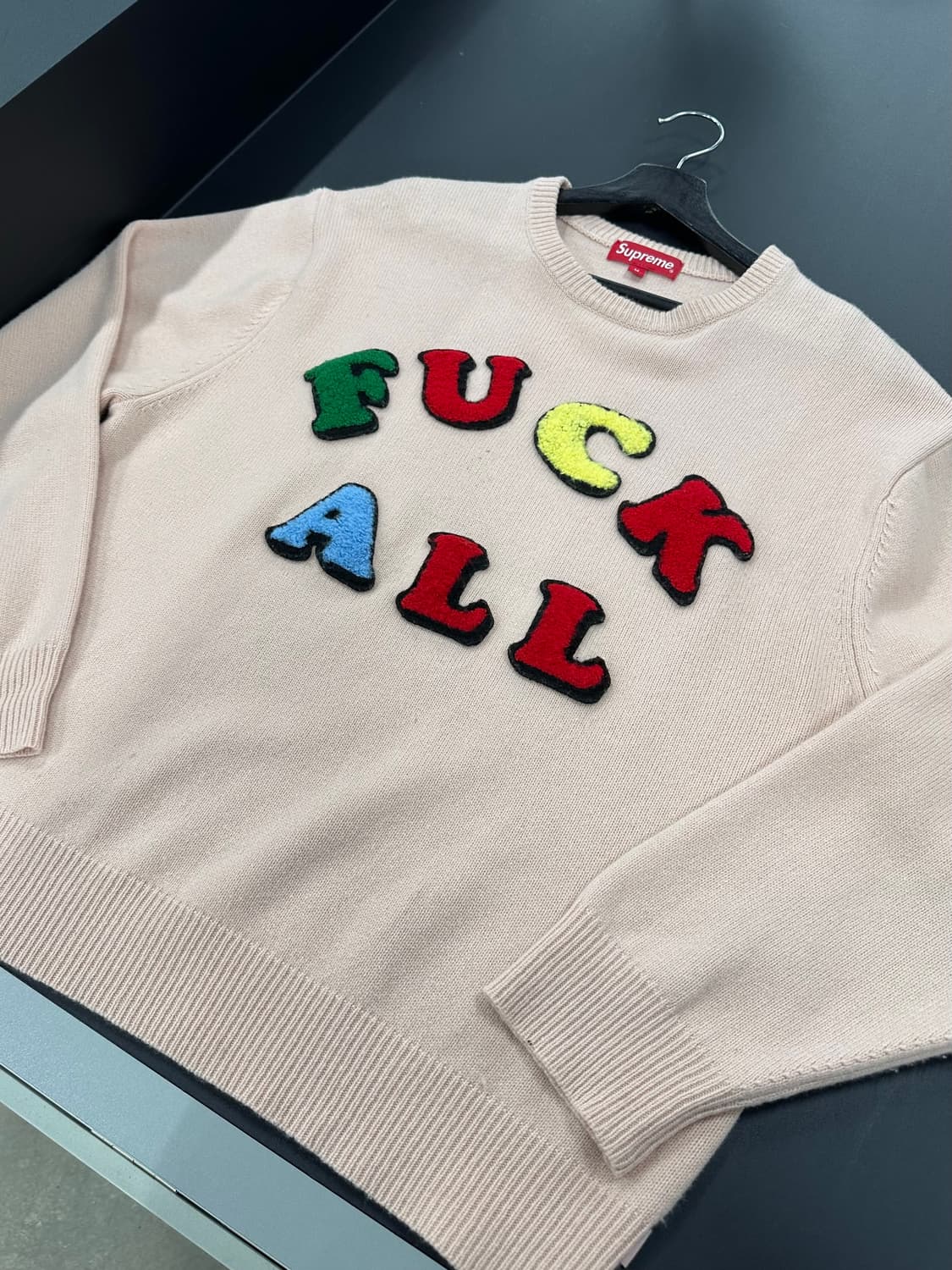 슈프림 x Jamie Reid 퍽 올 스웨터 더스티핑크 상품이미지4