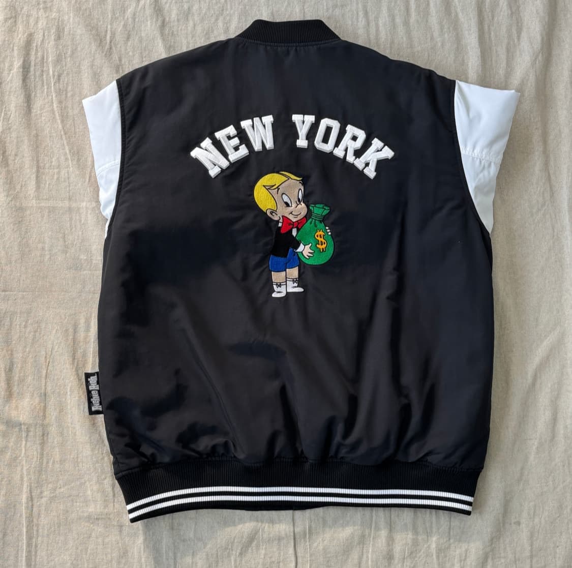 질스튜어트 리치리치 바시티 자켓(한정판)M 네고가능 상품이미지1